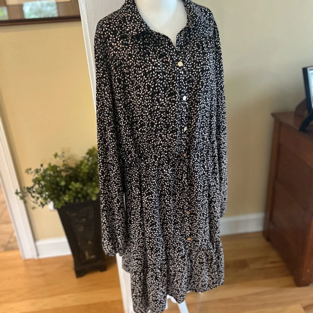 Draper James Floral Black and White Women's Dress - Picture 4 of 13
